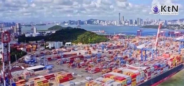 미·중, 고율 관영상세 115%씩 내렸다… 6년 무역전쟁에 ‘휴전’ 신호  사진=2025 05.12  수출  무역 자료 사진 SBS   갈무리  K trendy NEWS DB ⓒ케이 트렌디뉴스 무단전재 및 수집, 재배포금지