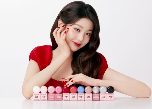 장원영, 데싱디바 새 모델 발탁… K뷰티+K팝 시너지 본격화  사진=2025 05.12  데싱디바 K trendy NEWS DB ⓒ케이 트렌디뉴스 무단전재 및 수집, 재배포금지