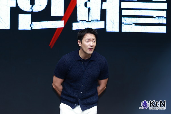 [KtN 포토] "오늘 손석구 폼 미쳤다"...'나인퍼즐’ 현장 뜨거운 반응   사진=2025 05.14 K trendy NEWS DB ⓒ케이 트렌디뉴스 무단전재 및 수집, 재배포금지