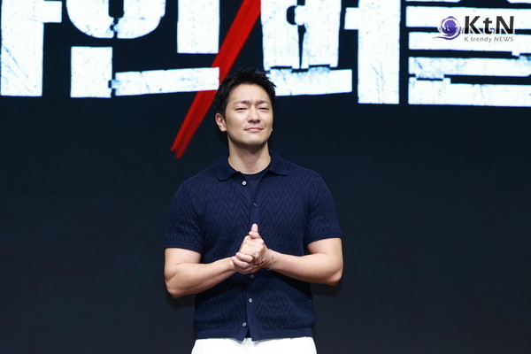 [KtN 포토] "오늘 손석구 폼 미쳤다"...'나인퍼즐’ 현장 뜨거운 반응   사진=2025 05.14 K trendy NEWS DB ⓒ케이 트렌디뉴스 무단전재 및 수집, 재배포금지