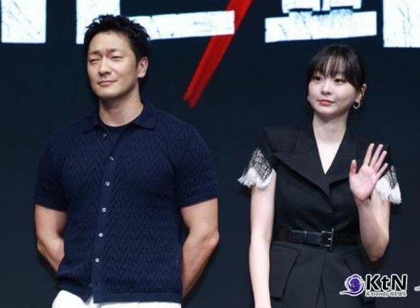 [KtN 포토] '엄청난 갓굴 투샷' 손석구-김다미, '형사와 프로파일러'  사진=2025 05.14 서울 종로구 JW 메리어트 동대문 스퀘어 서울에서 열린 디즈니+ 오리지널 시리즈 ‘나인 퍼즐’ 제작발표회  K trendy NEWS DB ⓒ케이 트렌디뉴스 무단전재 및 수집, 재배포금지