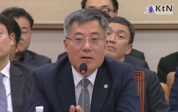 법무부, 대법원 유죄 취지에도 최소 수위 징계… 검찰 징계 실효성 도마 위  사진=2025 03.12  국회 법제사법위원회 현안질의    김석우 법무부 장관 직무대행 K trendy NEWS DB ⓒ케이 트렌디뉴스 무단전재 및 수집, 재배포금지