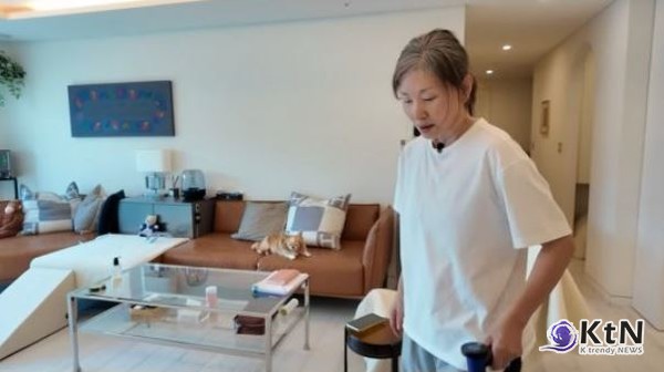  '북유럽 죽이는 뷰' 자택 공개한 이미숙, 에르메스보다 에코백을 선택한 이유   사진=2025 05.16  유튜브 ‘이미숙_숙스러운 미숙씨’  K trendy NEWS DB ⓒ케이 트렌디뉴스 무단전재 및 수집, 재배포금지 