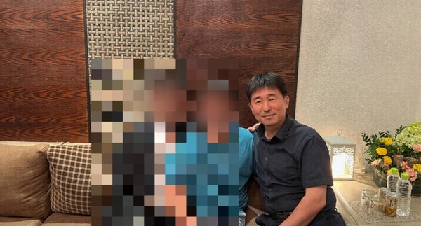[속보] 민주, 지귀연 얼굴 뚜렷한 '접대' 의혹 사진 공개…."룸살롱에서 삼겹살 먹나?"  사진=2025 05.19  노종면 더불어민주당 중앙선거대책위원회 대변인  더불어민주당이 19일 윤석열 전 대통령 내란 우두머리 혐의 사건을 담당하는 지귀연 서울중앙지법 부장판사의 룸살롱 접대 의혹을 제기하며 이를 입증할 수 있는 사진 3장을 공개 K trendy NEWS DB ⓒ케이 트렌디뉴스 무단전재 및 수집, 재배포금지