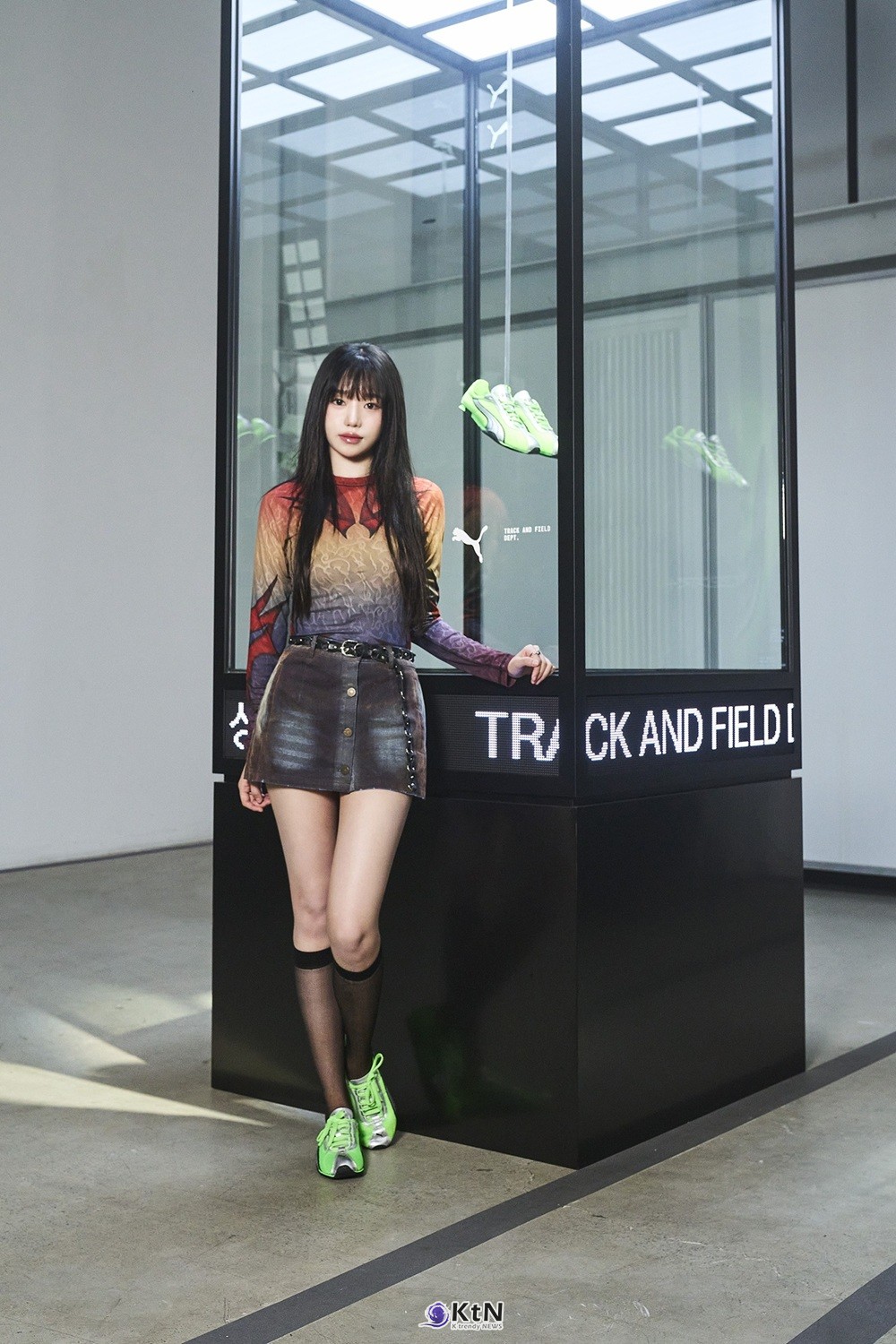 ‘FURTURE ARCHIVES: THE H-STREET’ 글로벌 이벤트 오픈 기념 미디어 행사에 가수 겸 배우 조유리가 참석해 포즈를 취하고 있다. 5월 16일부터 18일까지 성수 Layer 41에서 진행되는 이번 글로벌 이벤트는 푸마의 새로운 로우-프로파일 프랜차이즈 H-Street 출시를 기념하기 위해 마련됐다. 글로벌 파트너와 로컬  아티스트, F&B 브랜드, 컬쳐 매거진 등과의 협업을 통해 다채로운 경험을 선사한다. / 사진=푸마(PUMA). K trendy NEWS DB ⓒ케이 트렌디뉴스 무단전재 및 수집, 재배포금지