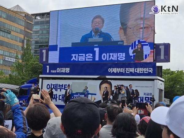 [KtN 포토] 고양찾은 이재명 더불어민주당 후보, 방탄 유리 안 지지 호소  사진=2025 05.20 K trendy NEWS DB ⓒ케이 트렌디뉴스 무단전재 및 수집, 재배포금지