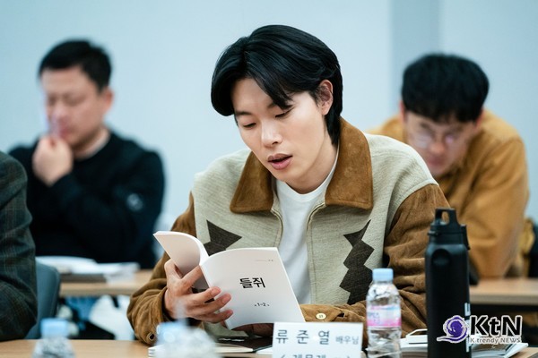 류준열X설경구, 웹툰 원작 ‘들쥐’서 첫 만남…“믿고 보는 조합의 폭발적 시너지”  사진=2025 05.20  넷플릭스 K trendy NEWS DB ⓒ케이 트렌디뉴스 무단전재 및 수집, 재배포금지