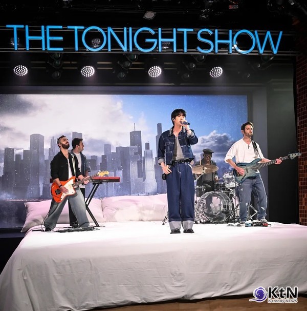 BTS 진, ‘지미 팰런쇼’ 유쾌한 귀환… “노래만큼 제 얼굴도 기대해 주세요”  사진=2025 05.22 빅히트뮤직 Todd Owyoung/NBC K trendy NEWS DB ⓒ케이 트렌디뉴스 무단전재 및 수집, 재배포금지