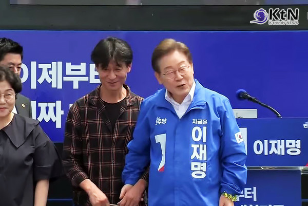 “밥줄 끊겨도”… 박혁권, 유세 현장서 눈물… 이재명 “예술인의 표현은 권리”  사진=2025 05.22  더불어민주당 유튜브 갈무리 K trendy NEWS DB ⓒ케이 트렌디뉴스 무단전재 및 수집, 재배포금지