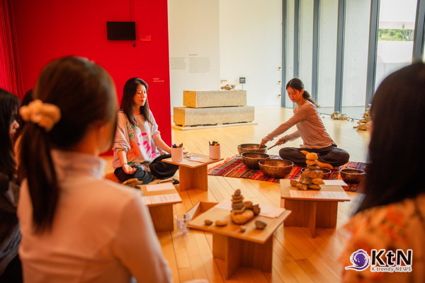 참여형 명상 예술과 커뮤니티 아트의 협업. 사진=송미리내, K trendy NEWS DB ⓒ케이 트렌디뉴스 무단전재 및 수집, 재배포금지