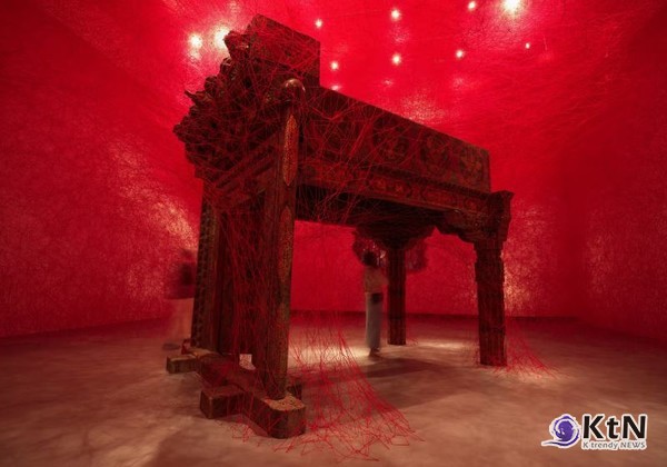 Chiharu Shiota. 사진= Red Brick Art Museum, K trendy NEWS DB ⓒ케이 트렌디뉴스 무단전재 및 수집, 재배포금지