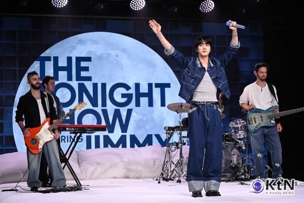 BTS 진, ‘지미 팰런쇼’ 유쾌한 귀환… “노래만큼 제 얼굴도 기대해 주세요”  사진=2025 05.22 빅히트뮤직 Todd Owyoung/NBC K trendy NEWS DB ⓒ케이 트렌디뉴스 무단전재 및 수집, 재배포금지