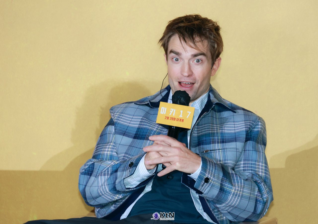 영화 '미키 17' 푸티지 상영 후 진행된 기자간담회에 배우 '로버트 패틴슨'이 참석해 다양한 이야기를 나누고 있다. / 사진=K trendy NEWS DB ⓒ케이 트렌디뉴스 무단전재 및 수집, 재배포금지.