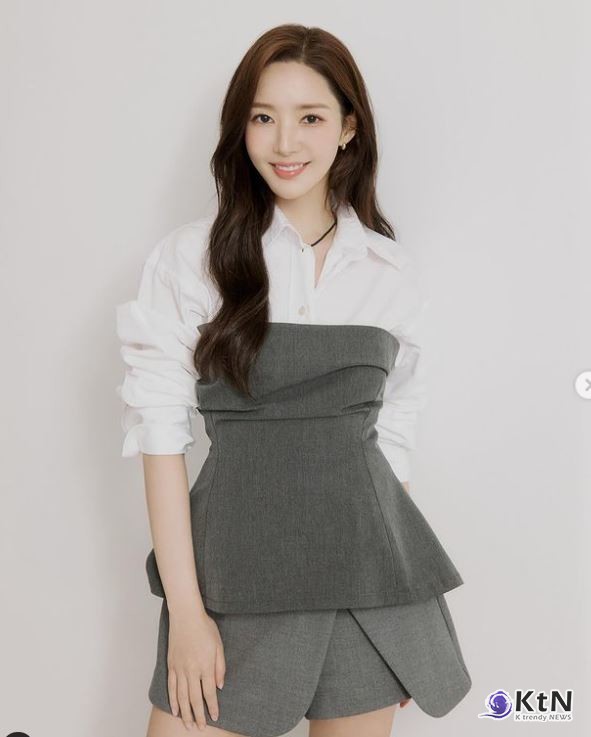 박민영, 나인우와 웨딩 화보 공개해 '내남결' 성공적인 복귀 속 이번엔 '건설사 사내이사 논란' 화제  사진=2024.02.21  후크엔터테인먼트 / 편집 K trendy NEWS DB ⓒ케이 트렌디뉴스 무단전재 및 수집, 재배포금지