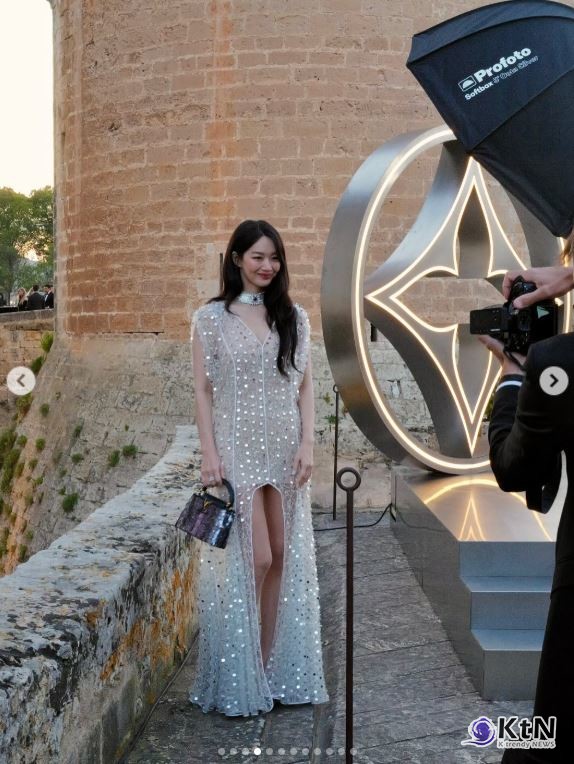 한소희·신민아, 로마 신화 속 튀어나온 여신 그 자체…디올과 루이 비통의 완벽한 뮤즈  사진=2025 05.29   @illusomina @xeesoxee K trendy NEWS DB ⓒ케이 트렌디뉴스 무단전재 및 수집, 재배포금지