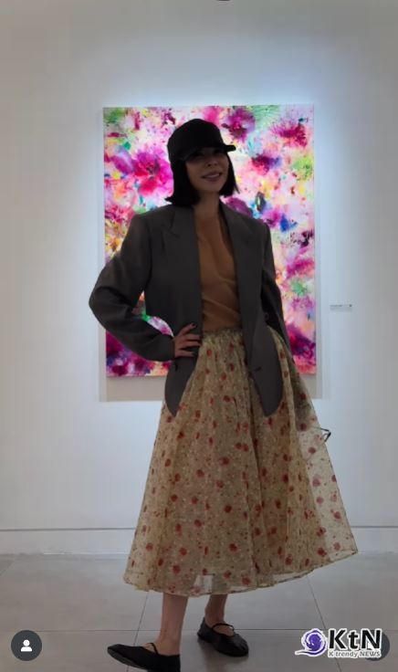 [아트&스타] 이혜영, 폐암 투병 뒤 일곱 번째 개인전 개최…“감각과 경험을 붓으로 풀어낸 시간”  사진=2025 05.30  이혜영 인스타그램 갈무리 K trendy NEWS DB ⓒ케이 트렌디뉴스 무단전재 및 수집, 재배포금지