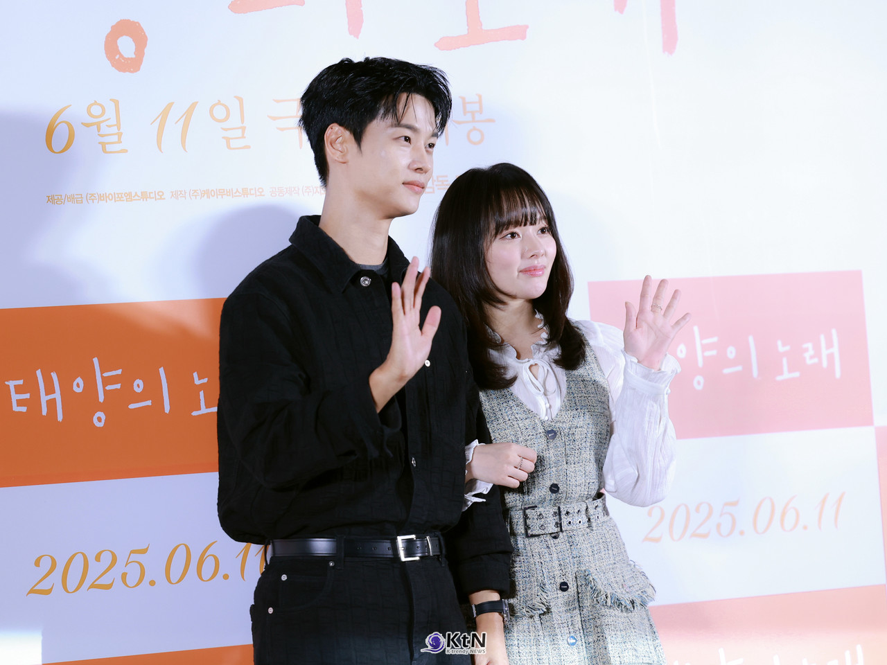 영화 '태양의 노래' 언론, 배급 시사회 및 시사회에 배우 정지소, 차학연이 참석해 다양한 이야기를 나누고 포토타임에 포즈를 취하고 있다. / K trendy NEWS DB. ⓒ케이 트렌디뉴스 무단전재 및 수집, 재배포금지.