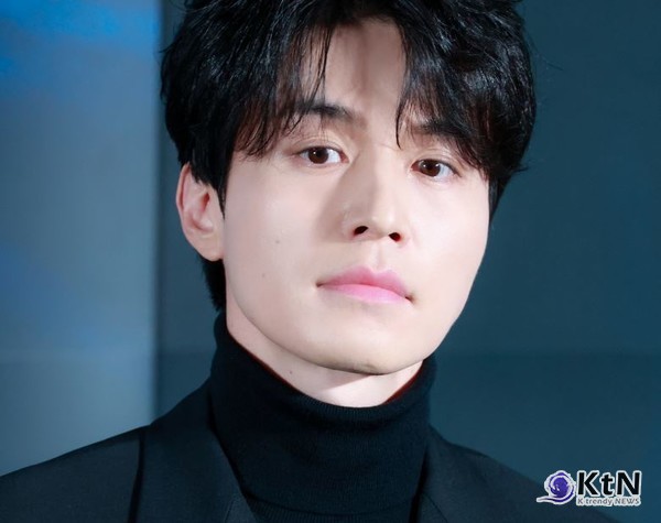 “투표는 최악을 막는 것”… 이동욱, 정국 향한 소신 발언에 팬들 응답  / 사진=2025 06.02  배우 이동욱이 영화 하얼빈 제작보고회에 참석해 다양한 이야기를 나누었다. K trendy NEWS DB ⓒ케이 트렌디뉴스 무단전재 및 수집, 재배포금지