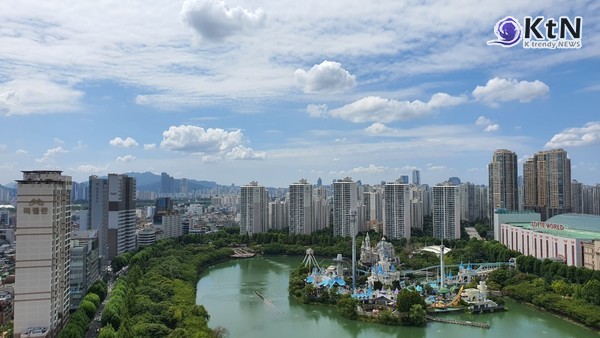 “투표길 하늘 맑음”… 대선일 전국 날씨, 지역별 우산 여부 확인   21대 대통령 선거 본투표 선거일인 6월 3일   사진=2025 06.02 잠실동 롯데월드 (김미순 사진)  K trendy NEWS DB ⓒ케이 트렌디뉴스 무단전재 및 수집, 재배포금지