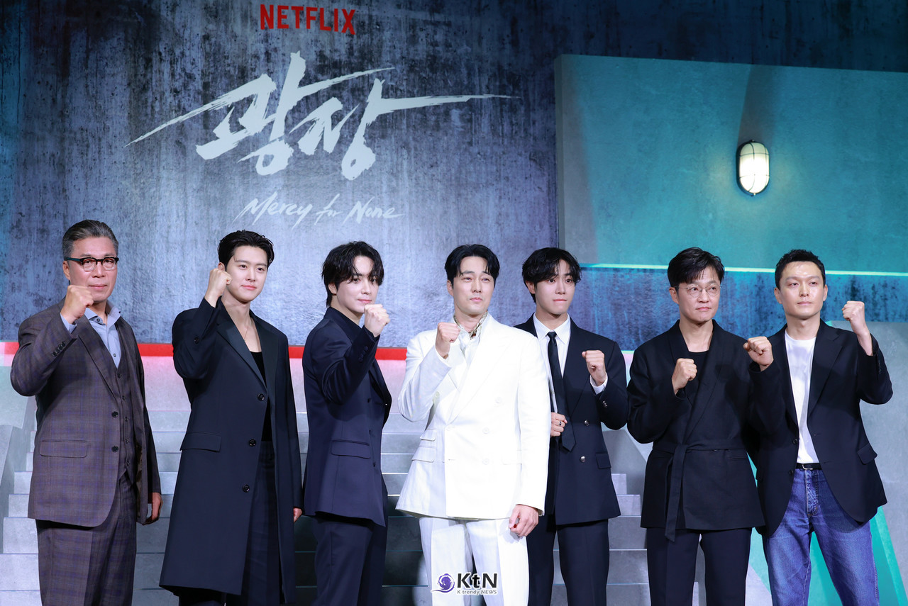 배우 소지섭, 공명, 추영우, 안길강, 조한철, 이준혁, 최성은 감독이 넷플릭스 시리즈 '광장' 제작발표회에 참석했다. / K trendy NEWS DB. ⓒ케이 트렌디뉴스 무단전재 및 수집, 재배포금지.