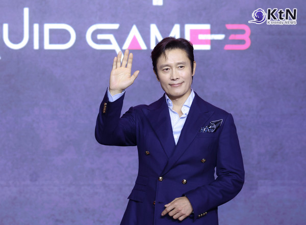 [KtN 포토]  글로벌 아티스트 이병헌, '오징어 게임3'의 숨멋 부르는 카리스마  사진=2025 06.09 서울 용산구에 위치한 서울드래곤시티 그랜드 볼륨 한라에서 넷플릭스 시리즈 ‘오징어 게임’ 시즌3 제작발표회 K trendy NEWS DB ⓒ케이 트렌디뉴스 무단전재 및 수집, 재배포금지
