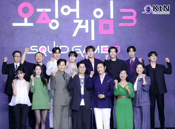  황동혁 “6년의 마침표, 이제 질문할 시간”… ‘오징어 게임3’, 마지막 게임 시작된다 [종합]  사진=2025 06.09  넷플릭스 시리즈 ‘오징어 게임’이 마침내 시즌3로 마지막 장을 연다. 9일 서울 용산구 서울드래곤시티에서 열린 제작발표회 K trendy NEWS DB ⓒ케이 트렌디뉴스 무단전재 및 수집, 재배포금지