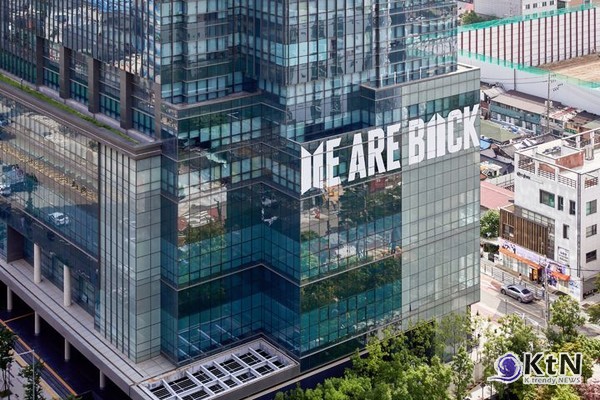  '코난 오프닝으로 ‘색소폰 세리머니’' BTS RM, “아미 덕에 버텼다”  사진=2025 06.10 2025 BTS 페스타   BTS 페스타 용산 하이브 사옥. (사진 = 하이브)  K trendy NEWS DB ⓒ케이 트렌디뉴스 무단전재 및 수집, 재배포금지