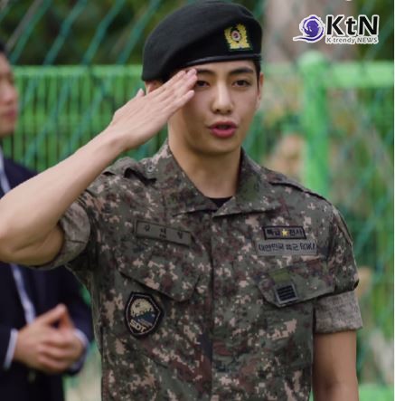 “기다려준 아미, 멋진 무대로 보답할 것” BTS 뷔, RM과 전역 첫날 밝힌 진심 [영상]   사진=2025 06.10  BTS RM 뷔 전역 에스콰이어 인스타그램 갈무리 K trendy NEWS DB ⓒ케이 트렌디뉴스 무단전재 및 수집, 재배포금지