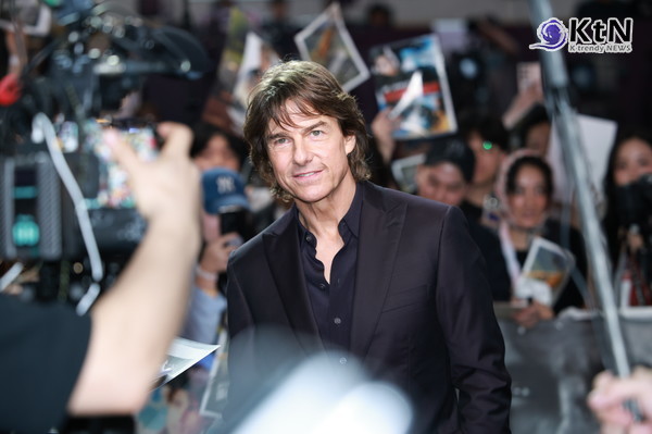   톰 크루즈의 질주 '미션 임파서블 8', '미키 17' 제치고 올해 최고 흥행 외국영화  사진=2025 06.10 (사진 = 김동희 기자 톰 크루즈, 레드카펫서 셀카·사인·눈맞춤까지…진짜 ‘내한 장인’ 인증  사진=2025 05.10  . )  K trendy NEWS DB ⓒ케이 트렌디뉴스 무단전재 및 수집, 재배포금지