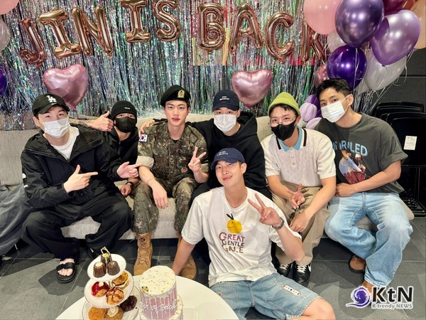 BTS 완전체 초읽기…'동반입대' 지민·정국 전역, 슈가만 남았다 [영상] 사진=2025 06.11 BTS 엑스 갈무리    / 편집 K trendy NEWS DB ⓒ케이 트렌디뉴스 무단전재 및 수집, 재배포금지