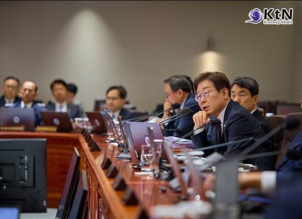 밤 9시 인사검증 중 쓰러진 대통령실 직원… 이재명 대통령 “무거운 책임감 느낀다”  사진=2025 06.12 이재명 페이스북 갈무리  K trendy NEWS DB ⓒ케이 트렌디뉴스 무단전재 및 수집, 재배포금지