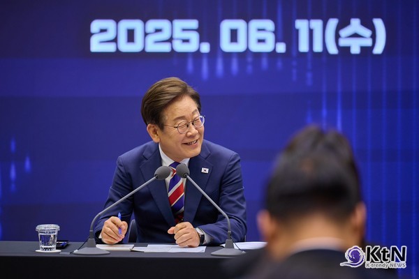 밤 9시 인사검증 중 쓰러진 대통령실 직원… 이재명 대통령 “무거운 책임감 느낀다”  사진=2025 06.12 이재명 페이스북 갈무리  K trendy NEWS DB ⓒ케이 트렌디뉴스 무단전재 및 수집, 재배포금지