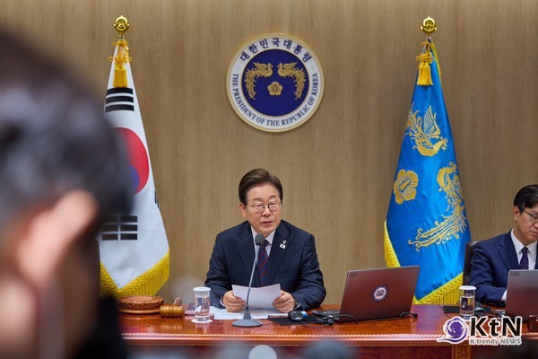 밤 9시 인사검증 중 쓰러진 대통령실 직원… 이재명 대통령 “무거운 책임감 느낀다”  사진=2025 06.12 이재명 페이스북 갈무리  K trendy NEWS DB ⓒ케이 트렌디뉴스 무단전재 및 수집, 재배포금지