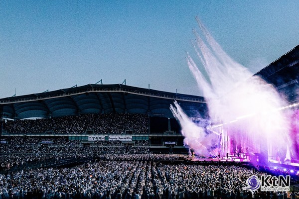 [K-Pop Now] '솔로 콘서트로 52만 관객 동원' BTS 제이홉, 글로벌 차트 1위도 ‘KILLIN’ IT’ 사진=2025 06.16  공식 SNS  / 빅히트 뮤직  K trendy NEWS DB ⓒ케이 트렌디뉴스 무단전재 및 수집, 재배포금지