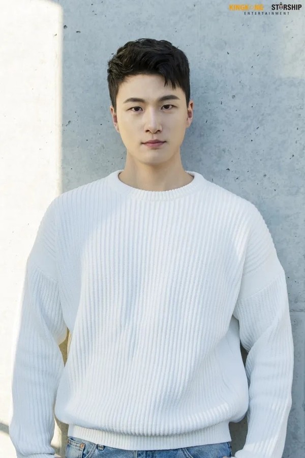 신승호, 군 면제 이유 공개… “개인 일정 중 무릎 부상” 사진=2025 06.18  (킹콩 by 스타쉽)  K trendy NEWS DB ⓒ케이 트렌디뉴스 무단전재 및 수집, 재배포금지