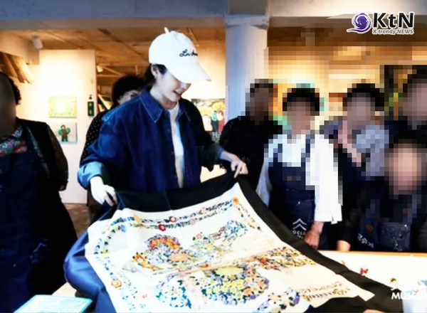 [연예 Now] 아이유, 제주 할망께 손편지와 명품 스카프…감동 미담 사진=2025 06.20  소셜뮤지엄  K trendy NEWS DB ⓒ케이 트렌디뉴스 무단전재 및 수집, 재배포금지