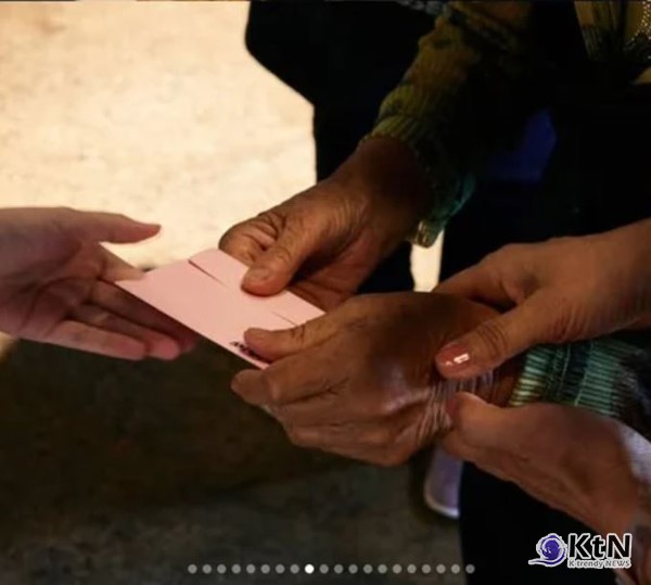 [연예 Now] 아이유, 제주 할망께 손편지와 명품 스카프…감동 미담 사진=2025 06.20  소셜뮤지엄  K trendy NEWS DB ⓒ케이 트렌디뉴스 무단전재 및 수집, 재배포금지