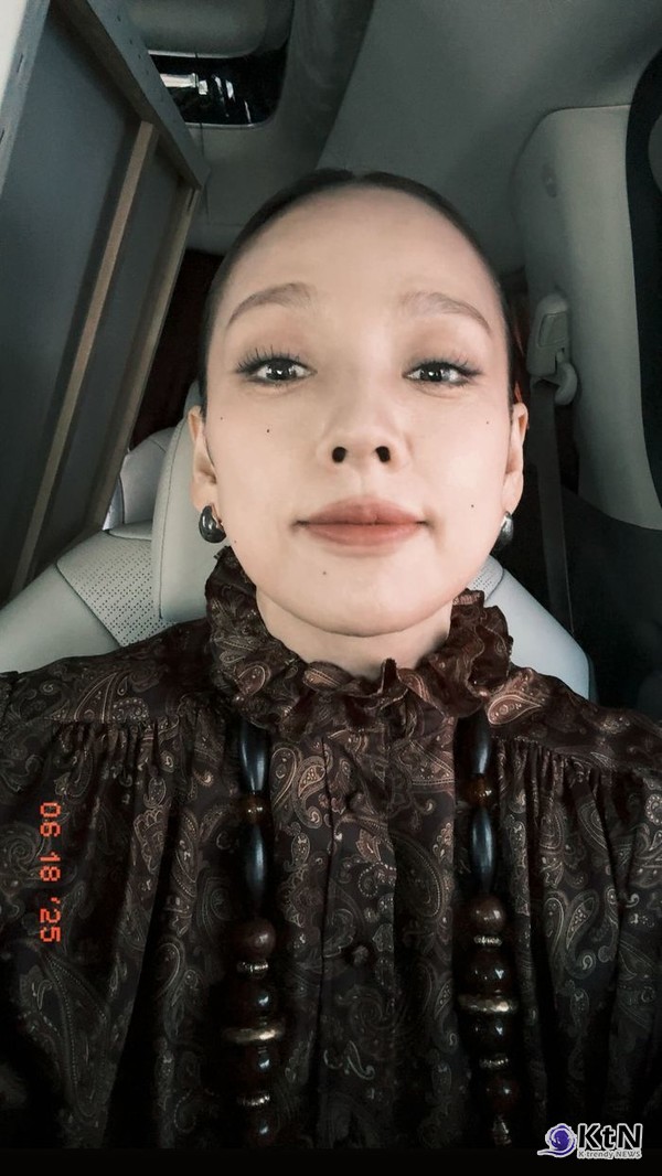 이효리, 올백머리 근접샷도 굴욕 無…'유퀴즈' 현장 공개  사진=2025 06.24  유퀴즈, 이효리 인스타그램 갈무리 K trendy NEWS DB ⓒ케이 트렌디뉴스 무단전재 및 수집, 재배포금지