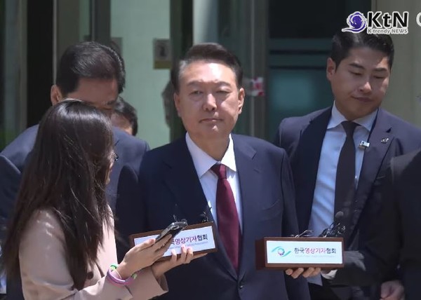 [속보] 내란특검 “윤 전 대통령, 사실상 출석 거부… 형사소송법상 절차 검토 불가피”  사진=2025 06.26 K trendy NEWS DB ⓒ케이 트렌디뉴스 무단전재 및 수집, 재배포금지