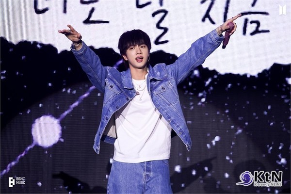 BTS 진, 아미 향해 달린다…첫 솔로 투어 팬콘서트‘런석진’ 시작   사진=2025 06.27  빅히트 뮤직 K trendy NEWS DB ⓒ케이 트렌디뉴스 무단전재 및 수집, 재배포금지