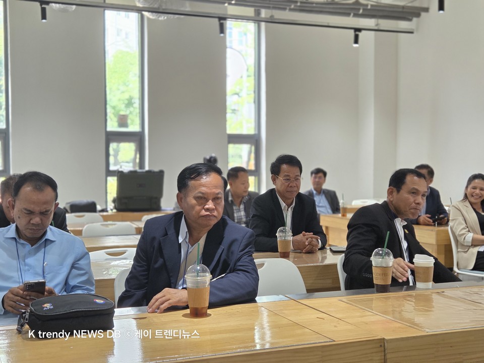 이번 연수 참가자는 캄보디아 중앙정부 차관보를 포함해 지방교육청 간부, 고등학교 교장 등 실무권한을 가진 정책 집행자 중심으로 구성됐다.   /사진= K trendy NEWS DB ⓒ케이 트렌디뉴스 무단전재 및 수집, 재배포금지