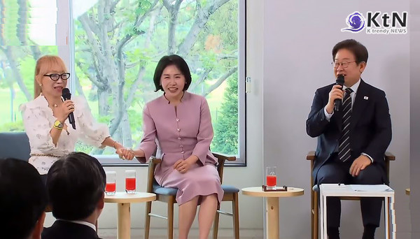 이재명 대통령이 운을 떼자 조수미, 김혜경 여사에 “떨린다, 손 줘봐” 뜻밖의 친분    사진=2025 07.01 KTV  영상 갈무리 K trendy NEWS DB ⓒ케이 트렌디뉴스 무단전재 및 수집, 재배포금지