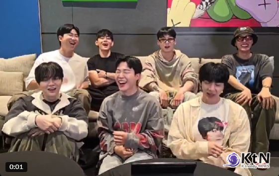 “다시, 방탄소년단”... 완전체 앨범·월드투어 내년 봄 예고  사진=2025 07.01 위버스 영상 갈무리 K trendy NEWS DB ⓒ케이 트렌디뉴스 무단전재 및 수집, 재배포금지