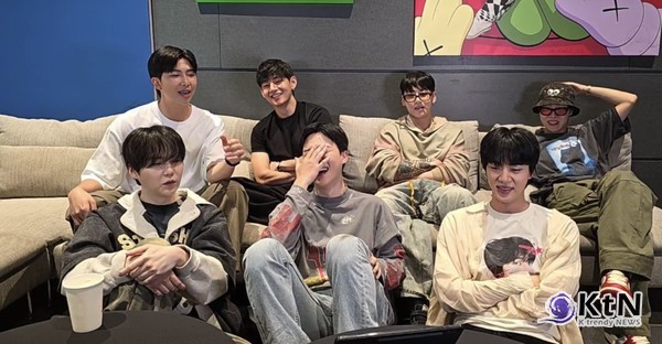 “다시, 방탄소년단”... 완전체 앨범·월드투어 내년 봄 예고  사진=2025 07.01 위버스 영상 갈무리 K trendy NEWS DB ⓒ케이 트렌디뉴스 무단전재 및 수집, 재배포금지