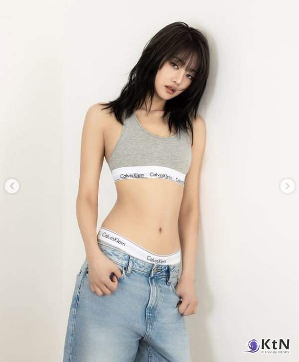 [K-TREND]] 이 조합 난리나...i-dle 민니 x 캘빈클라인, 섹시 복근·썸머 룩 공개  사진=2025 07.04 캘빈클라인 인스타그램 갈무리 K trendy NEWS DB ⓒ케이 트렌디뉴스 무단전재 및 수집, 재배포금지