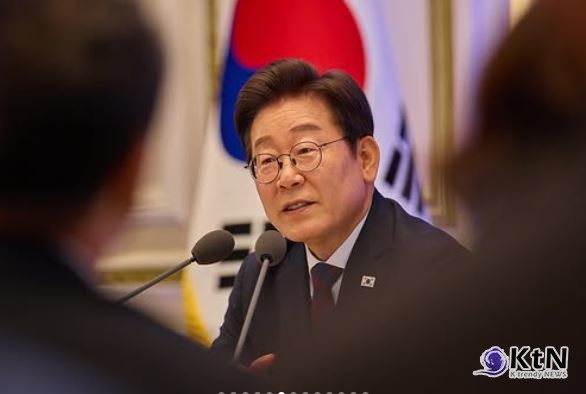  “국민 고통 덜고 다시 도약” 이재명 대통령, 취임 30일 구상 밝히다 사진=2025 07.04 이재명 인스타그램 갈무리  K trendy NEWS DB ⓒ케이 트렌디뉴스 무단전재 및 수집, 재배포금지