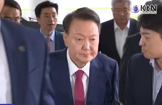 윤석열 전 대통령, ‘내란 특검’ 2차 출석…“체포 방해 혐의부터 조사 착수” 사진=2025 07.05 sbs  영상 갈무리  K trendy NEWS DB ⓒ케이 트렌디뉴스 무단전재 및 수집, 재배포금지