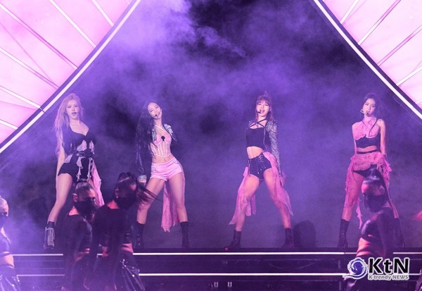 블랙핑크 신곡 ‘뛰어(JUMP)’공개…고양 콘서트서 첫 무대 사진=2025 07.05  YG엔터테인먼트 엑스 갈무리 K trendy NEWS DB ⓒ케이 트렌디뉴스 무단전재 및 수집, 재배포금지