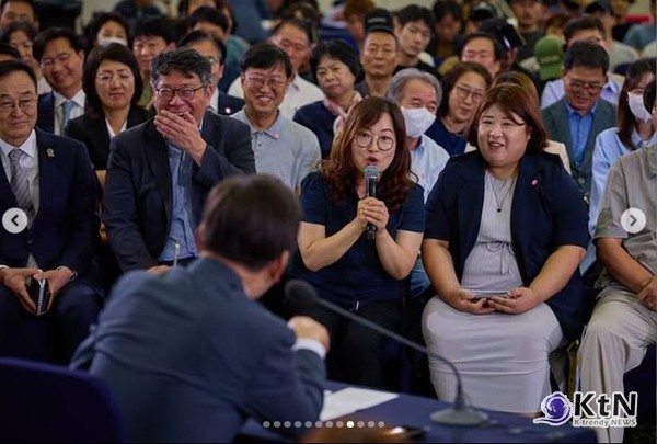 광주 이어 충청 찾은 이재명 대통령 “악성 채무, 개인 탓 아냐… 정부가 책임져야”  사진=2025 07.05  이재명 인스타그램 갈무리 4일 '충청에서 듣다, 충청 타운홀 미팅' 개최…지역 균형발전 등 소신 밝혀  K trendy NEWS DB ⓒ케이 트렌디뉴스 무단전재 및 수집, 재배포금지