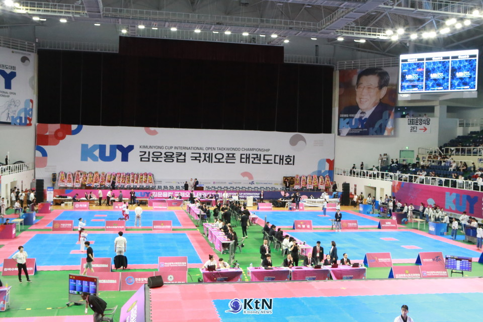 2025 김운용컵 국제오픈태권도대회가 지난 7월 5일(토) 오전 11시, 부산 기장실내체육관에서 성대한 개막식을 시작으로 4일간의 대장정에 돌입했다.  50개국 3,500여 명의 선수단과 1,000여 명의 지도자 및 임원이 참가했다. /사진= K trendy NEWS DB ⓒ케이 트렌디뉴스 무단전재 및 수집, 재배포금지